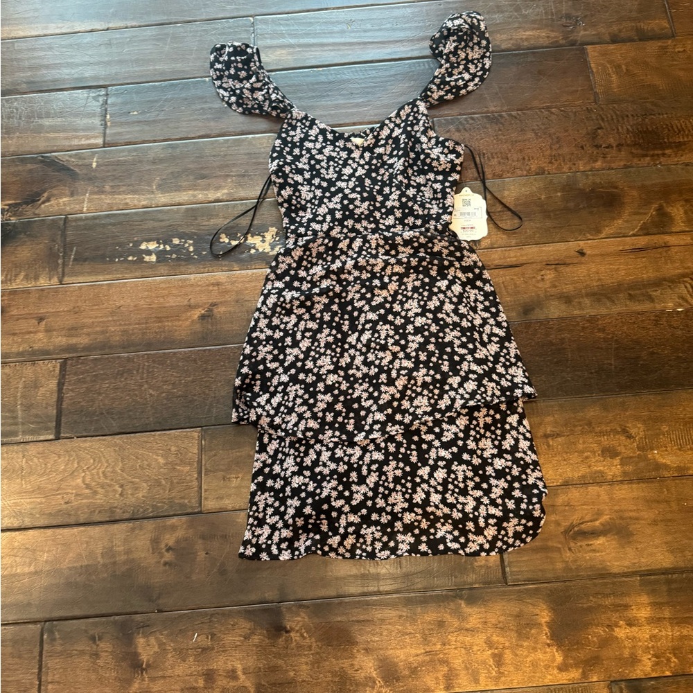 Floral Black and White Dress with Puff Sleeves